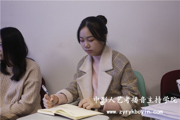 即興評(píng)述