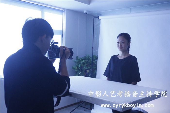 即興評(píng)述