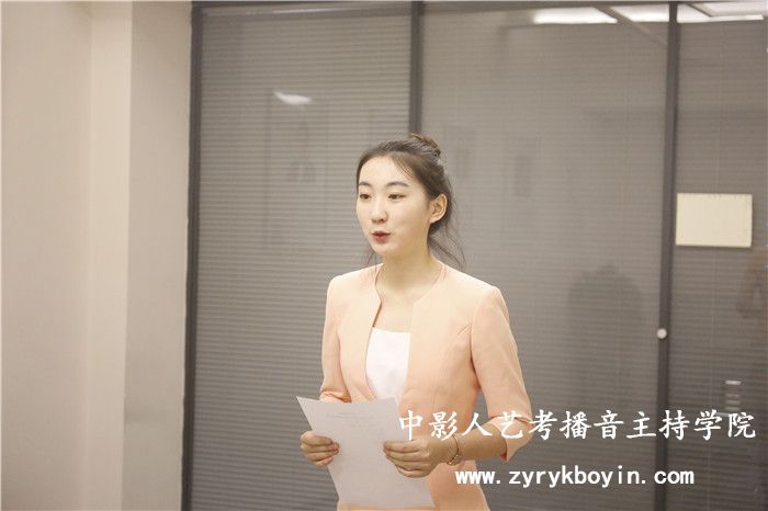自備稿件