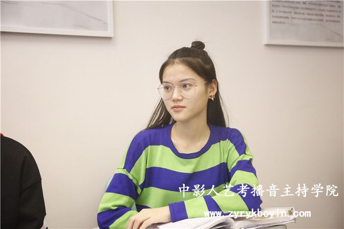 模擬主持節(jié)目