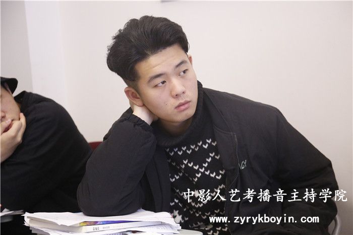 模擬主持稿件