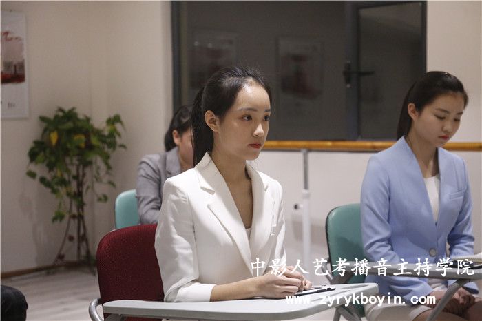 體育類模擬主持