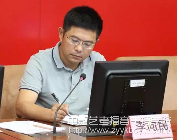 南京藝術(shù)學(xué)院副院長(zhǎng)、紫金文創(chuàng)研究院院長(zhǎng)、課題負(fù)責(zé)人首席專家李向民  .jpg
