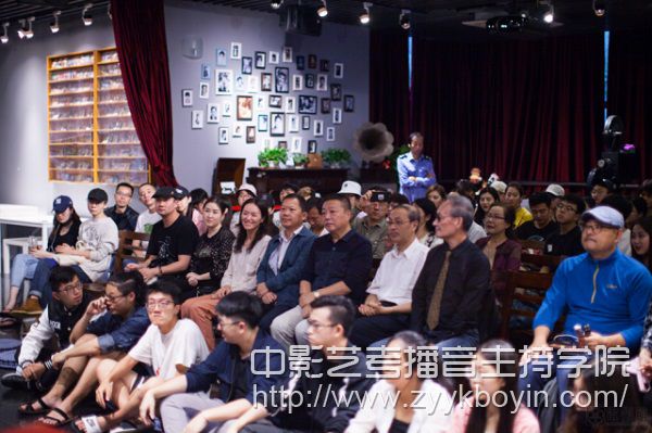 童自榮來南藝暢談藝術人生 .jpg