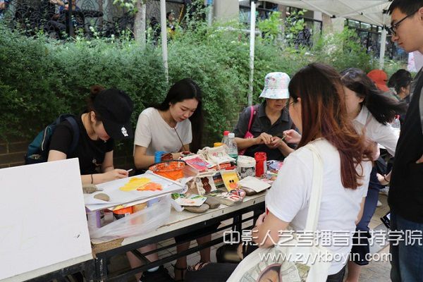 南藝“美的芳華”第十三屆社團(tuán)巡禮節(jié)開幕2.jpg
