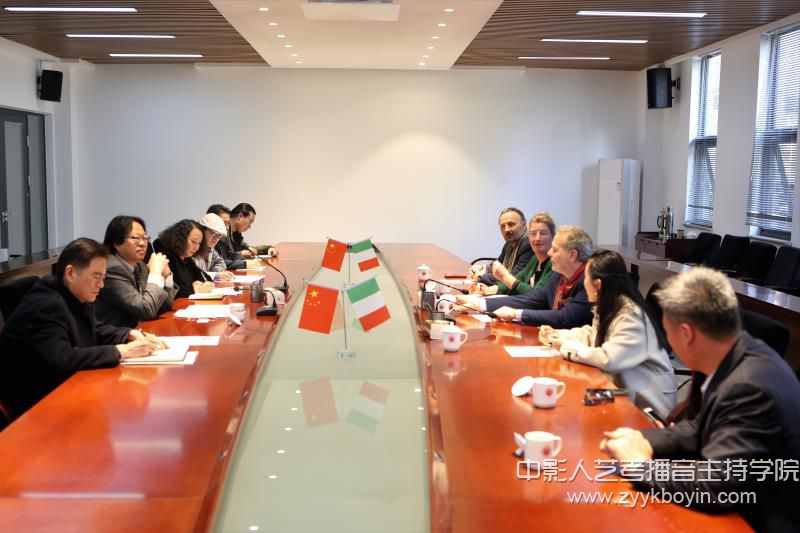 意大利佛羅倫薩美術學院院長克勞迪奧.羅卡訪問山東藝術學院