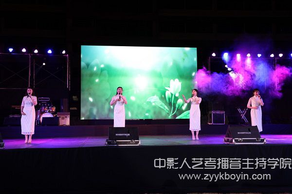 演出現(xiàn)場2.jpg