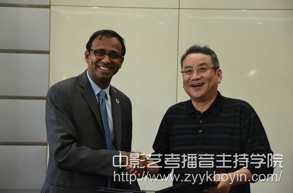 美國密歇根州立大學傳播藝術(shù)與科學學院院長.jpg