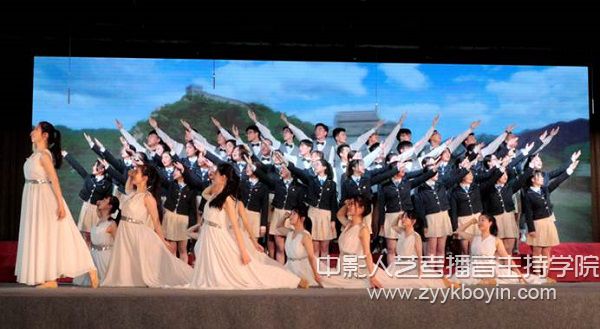 浙傳五四青年節(jié)主題團(tuán)日活動(dòng)暨“奮斗的青春？中國(guó)夢(mèng)”五四歌會(huì)現(xiàn)場(chǎng)圖.jpg