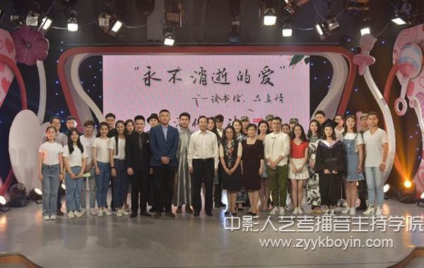 浙江傳媒學(xué)院舉辦第六期《浙傳閱讀》.jpg