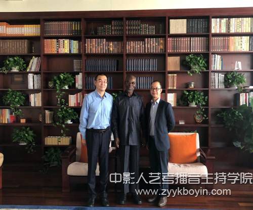 浙傳副院長在相關(guān)負責人陪同下會見Haji副校長