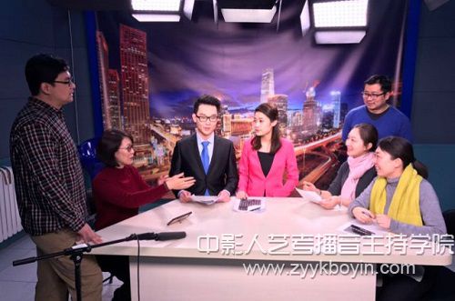 新聞播音主持專業(yè)小課.jpg