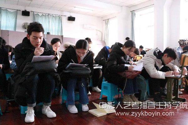 電影電視系影視編導(dǎo)、影視制片專業(yè)方向候考.jpg