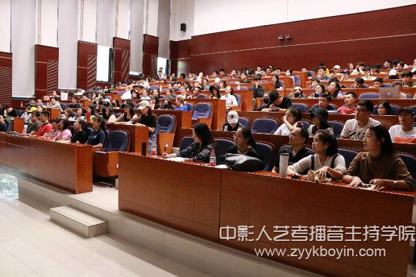“首都百萬師生同上一堂課”活動走進中央戲劇學院.jpg