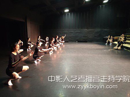 中戲?qū)W生訓(xùn)練現(xiàn)場